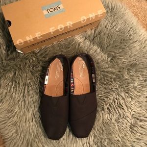 Brand new classic Toms slip on